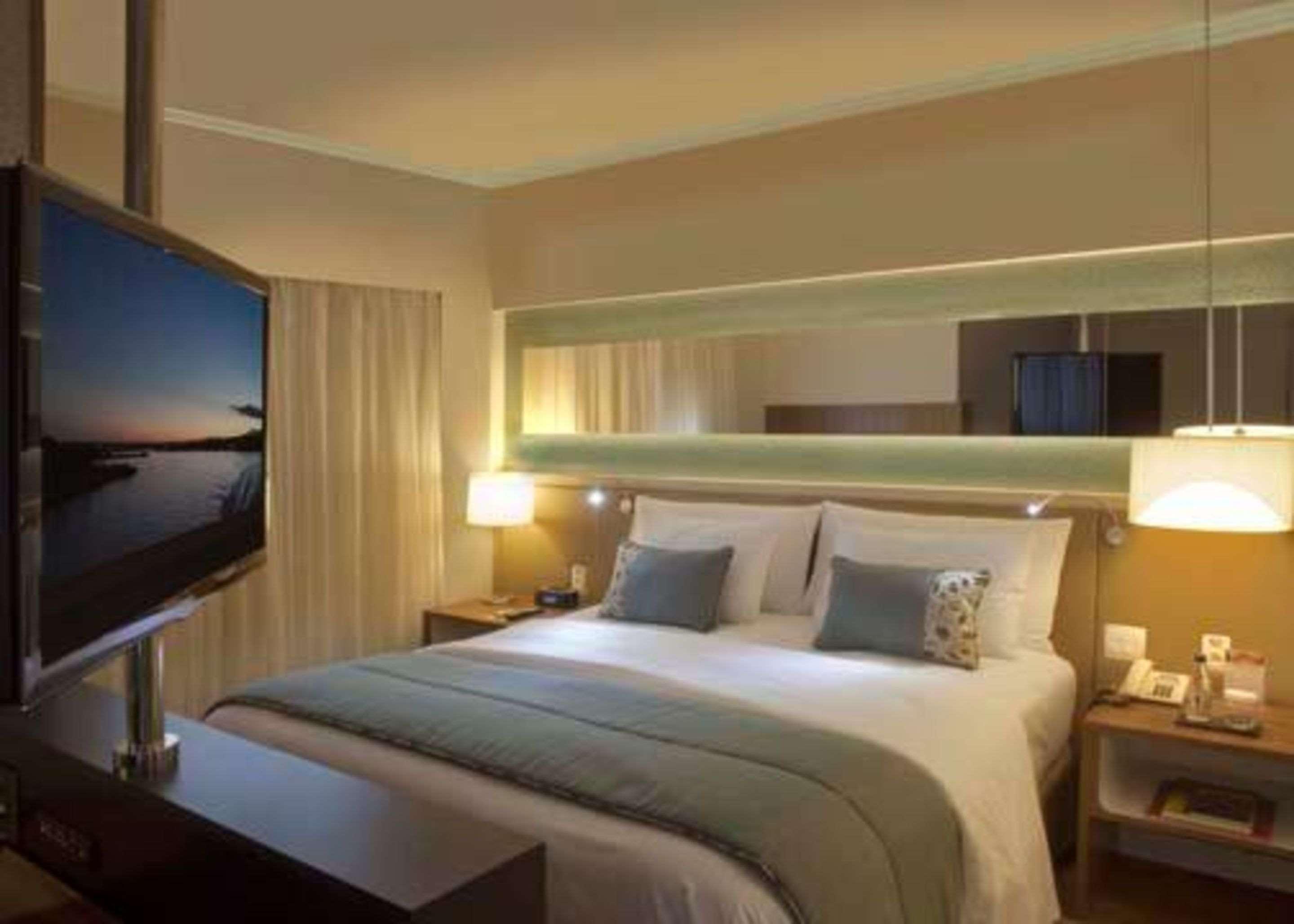 Clarion Faria Lima Hotell São Paulo Exteriör bild A bedroom at the hotel