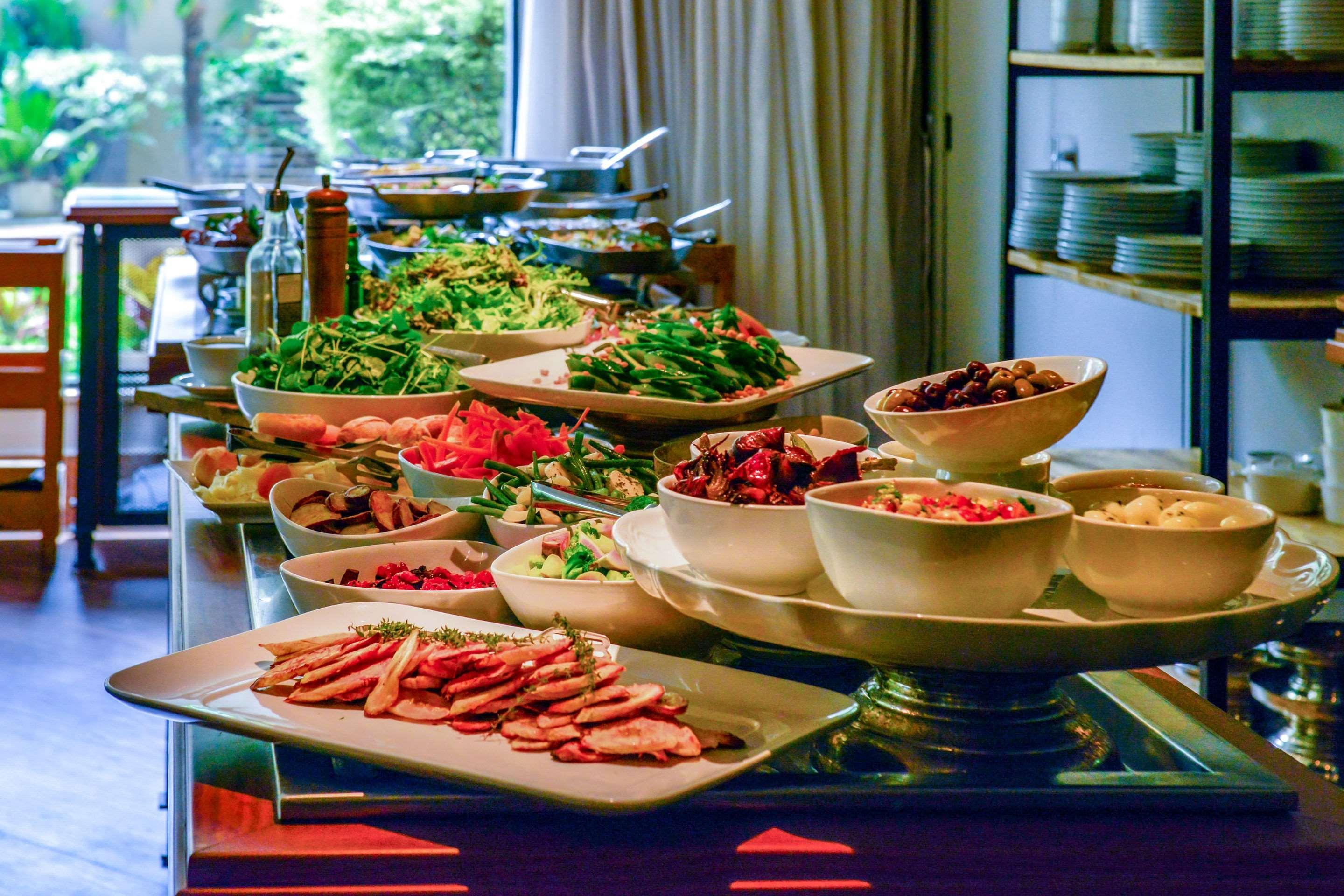 Clarion Faria Lima Hotell São Paulo Exteriör bild A salad bar