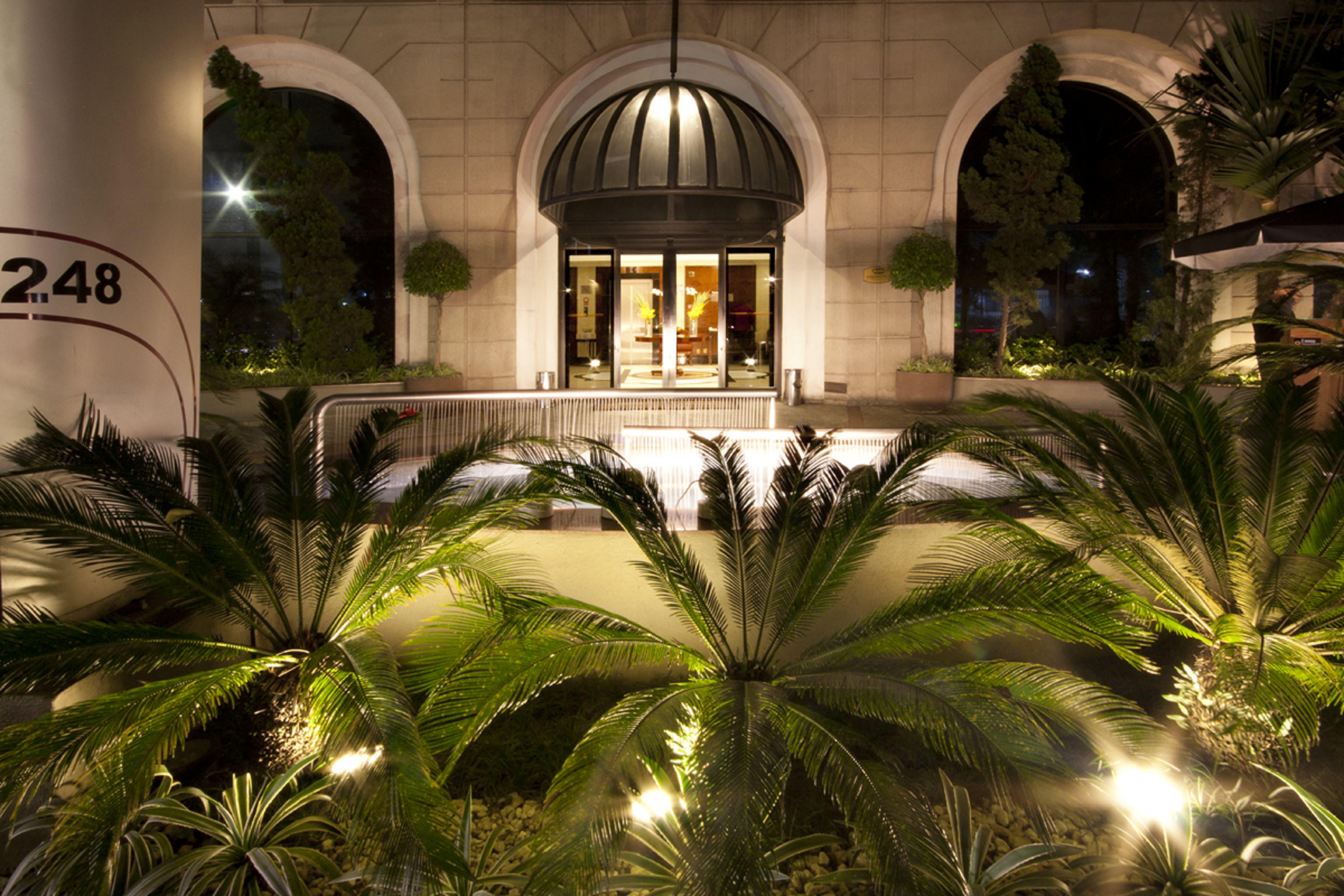 Clarion Faria Lima Hotell São Paulo Exteriör bild The hotel's entrance