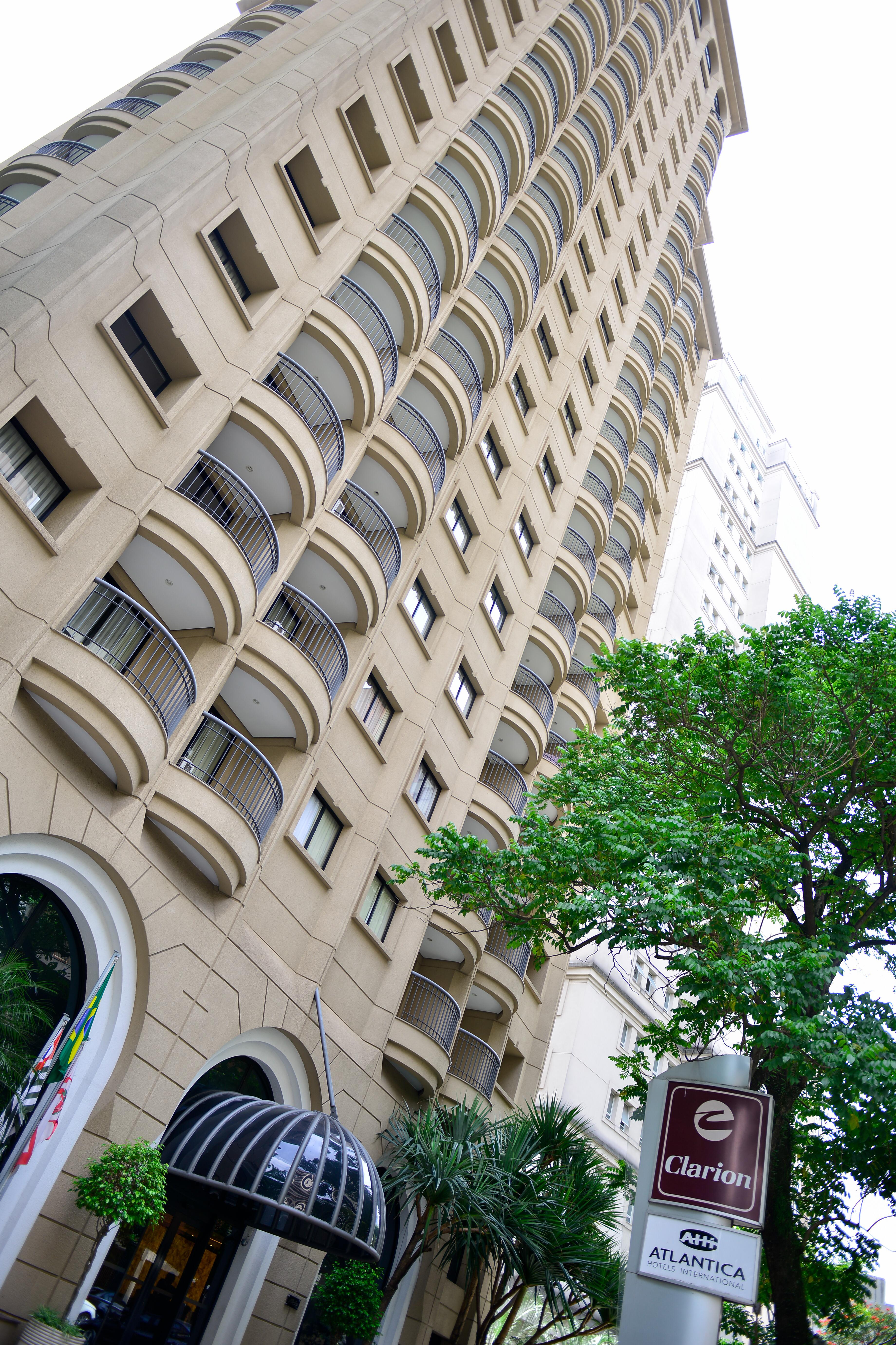 Clarion Faria Lima Hotell São Paulo Exteriör bild The building's facade